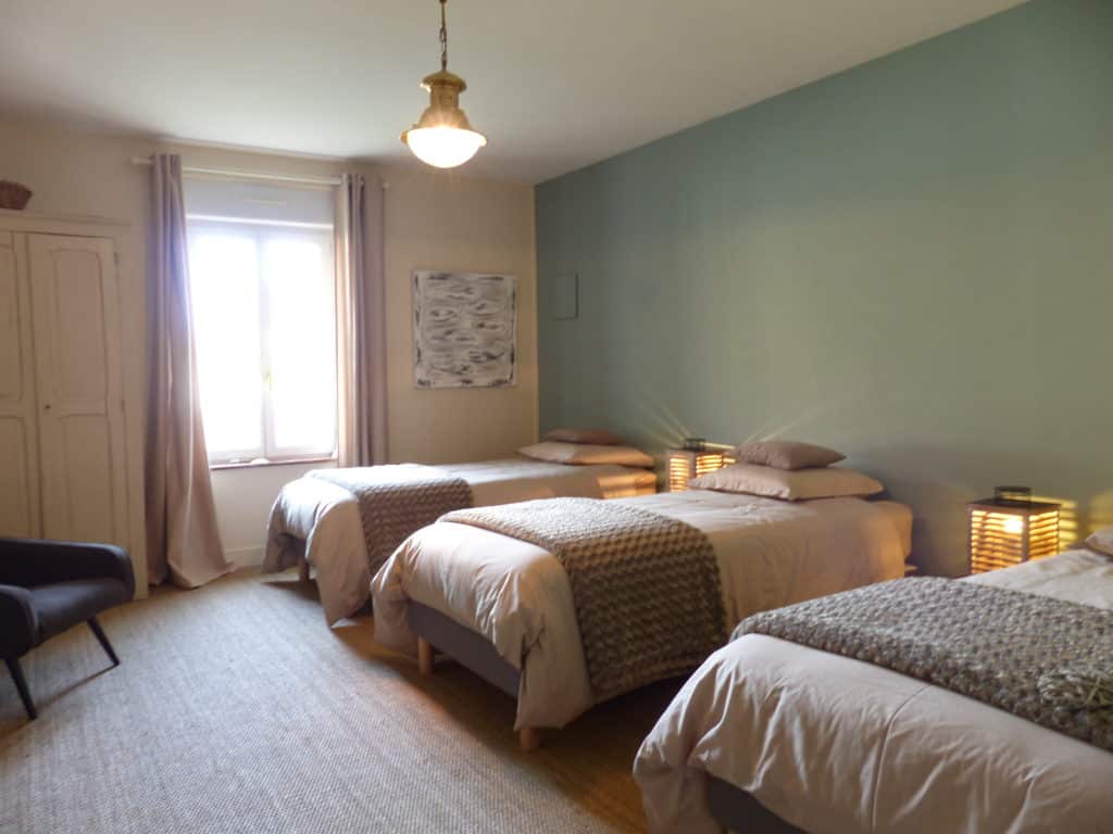 Chambre 3: 
3 Lits 90 X 200